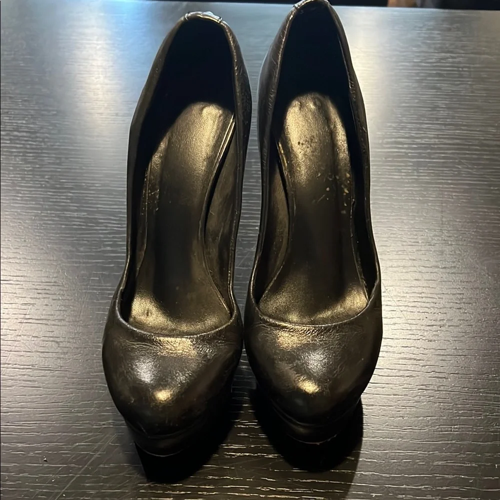 Vince Camuto Studded Chic Black Leather Heels size 8.5
